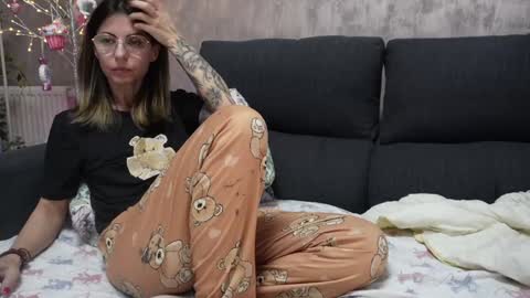 Snapshot of crissy_love chatting on January 2025 09:57:02 PM crissy_love online show from January 2025 09:57:02 PM