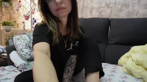 Snapshot of crissy_love chatting on January 2025 08:11:02 AM crissy_love online show from January 2025 08:11:02 AM