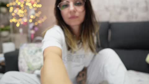 Snapshot of crissy_love chatting on January 2025 07:28:01 PM crissy_love online show from January 2025 07:28:01 PM