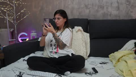 Snapshot of crissy_love chatting on February 2025 11:37:02 PM crissy_love online show from February 2025 11:37:02 PM