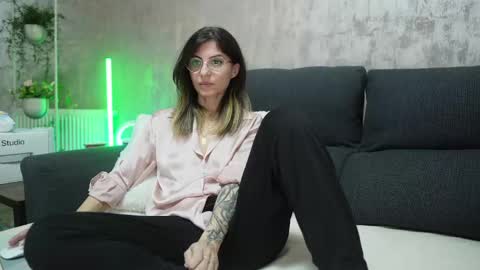 Snapshot of crissy_love chatting on February 2025 09:46:02 PM crissy_love online show from February 2025 09:46:02 PM