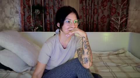 Snapshot of crissy_love chatting on September 2025 09:38:01 PM crissy_love online show from September 2025 09:38:01 PM