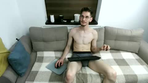 Snapshot of cristaelio chatting on May 2026 06:16:02 PM Crista-Elio online show from May 2026 06:16:02 PM