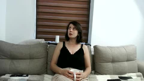 Snapshot of cristaelio chatting on May 2026 04:48:01 PM Crista-Elio online show from May 2026 04:48:01 PM
