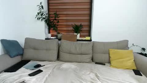 Snapshot of cristaelio chatting on May 2026 03:27:01 PM Crista-Elio online show from May 2026 03:27:01 PM