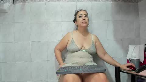 Snapshot of cristal_18xxx chatting on February 2025 06:47:02 PM Cristal online show from February 2025 06:47:02 PM