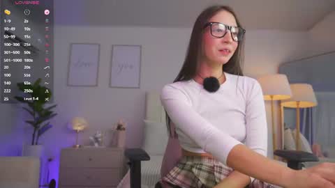 Snapshot of cristal_bunny chatting on June 2026 12:13:01 AM Cristal online show from June 2026 12:13:01 AM