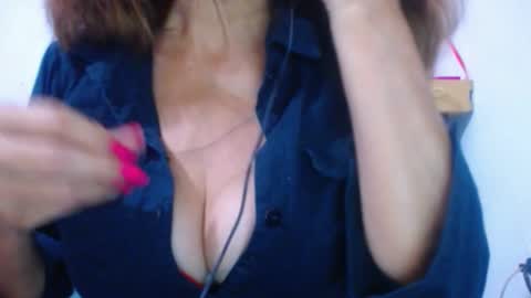 Snapshot of cristal_collins1 chatting on January 2025 11:26:01 AM cristal_collins1 online show from January 2025 11:26:01 AM