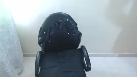 Snapshot of cristal_jayan chatting on January 2025 10:11:02 PM HI online show from January 2025 10:11:02 PM