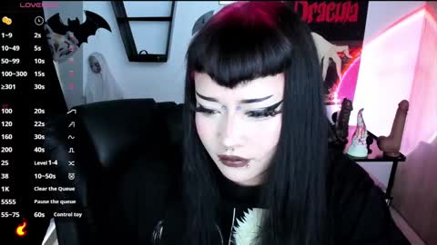 Cris online show from November 2025 06:06:01 PM