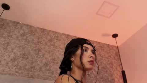 Cristal  online show from December 2025 06:48:02 PM