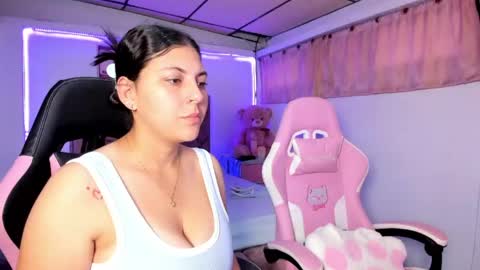 Snapshot of cristal_smith20 chatting on June 2026 11:38:02 AM cristal_smith20 online show from June 2026 11:38:02 AM