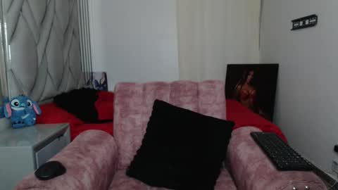 Natalie                      online show from October 2025 11:14:01 PM