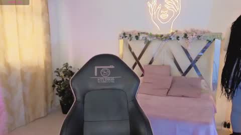 Crystalbroke  online show from July 2026 07:07:02 PM