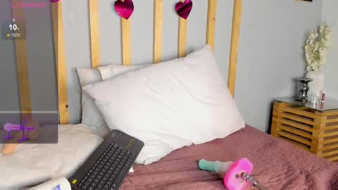 Cristal Cute  online show from February 2025 05:13:02 PM