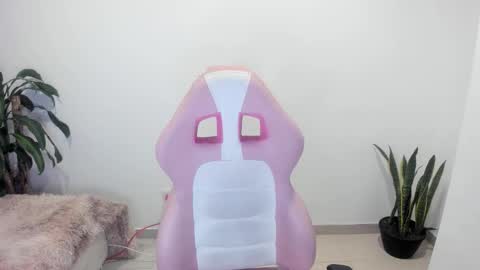 sofia online show from February 2026 05:25:02 AM