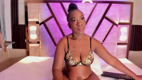 Snapshot of cristhinbrown chatting on April 2026 06:55:01 PM cristin online show from April 2026 06:55:01 PM
