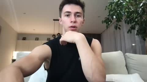 Snapshot of cristianovilla chatting on February 2025 11:06:01 PM CristianoHailey online show from February 2025 11:06:01 PM