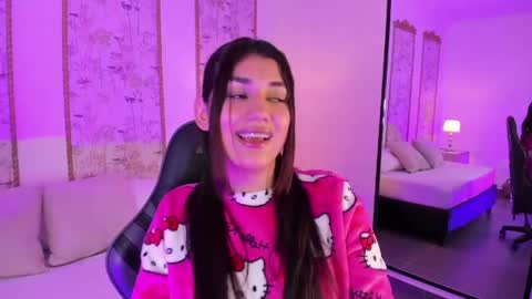 C R I S T I N online show from June 2026 10:22:02 PM