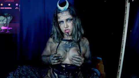 Cristina  online show from October 2025 10:41:01 AM