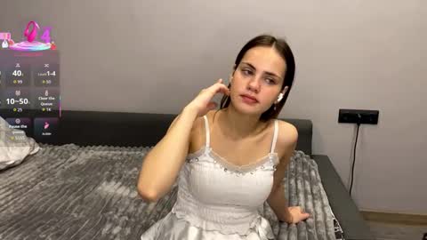 Snapshot of cristinevaissiere chatting on September 2025 04:08:02 PM Anne online show from September 2025 04:08:02 PM