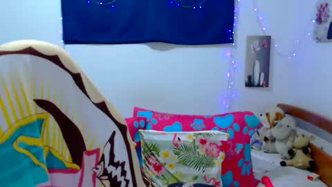 cristinewinter online show from April 2026 11:25:02 AM