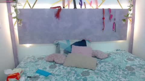 Cristin online show from September 2025 03:07:02 AM