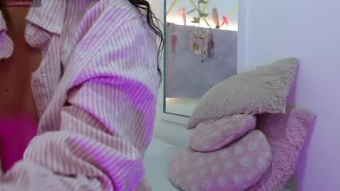 Cristin online show from October 2025 01:03:01 AM