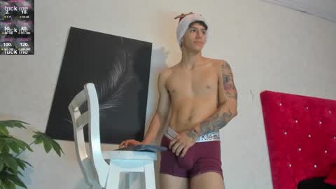 cristopher23  online show from December 2024 08:04:02 PM