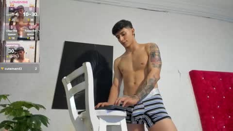 cristopher23  online show from January 2025 08:10:01 PM