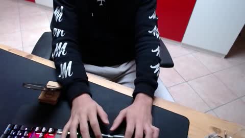 crocken_bisc online show from March 2026 04:36:01 PM