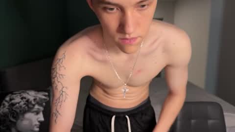 cronck52 online show from November 2025 07:46:02 PM