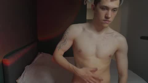 cronck52 online show from February 2026 11:22:01 PM