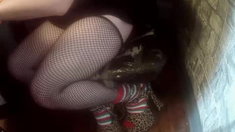 crossdresser krystal online show from December 2025 07:44:01 PM