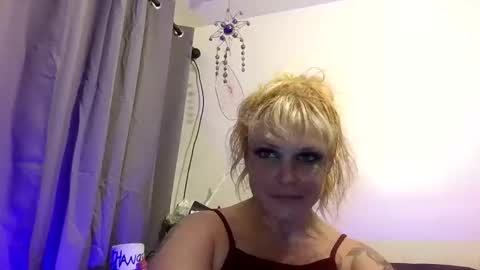 Snapshot of crowsraven666 chatting on November 2025 12:33:02 PM crowsraven666 online show from November 2025 12:33:02 PM