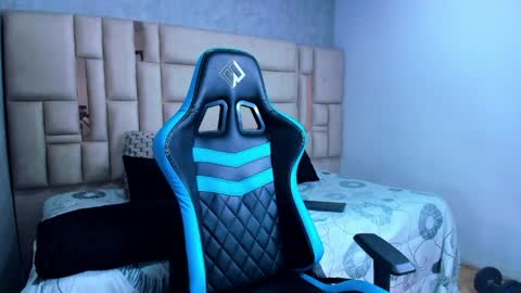 Croy online show from April 2026 01:43:02 PM