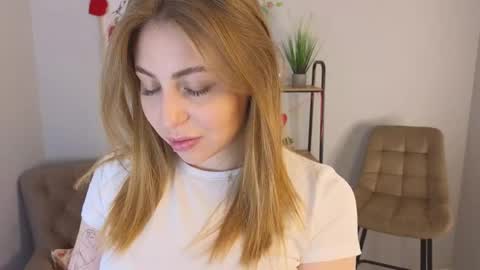 Mia online show from June 2026 10:20:01 AM
