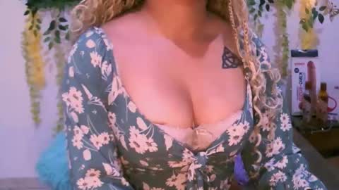 crysrus online show from December 2025 02:09:02 AM