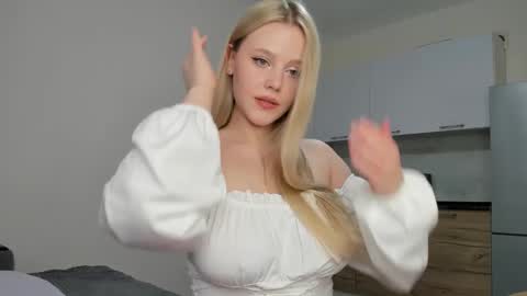 Snapshot of crystal_angells chatting on December 2024 04:53:01 AM Cassie control domi and lush in private for free online show from December 2024 04:53:01 AM
