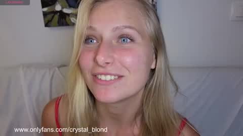 Snapshot of crystal_blond chatting on September 2025 10:20:01 PM Crystal online show from September 2025 10:20:01 PM