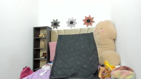 crystal_butterfly1 online show from February 2025 02:42:01 PM