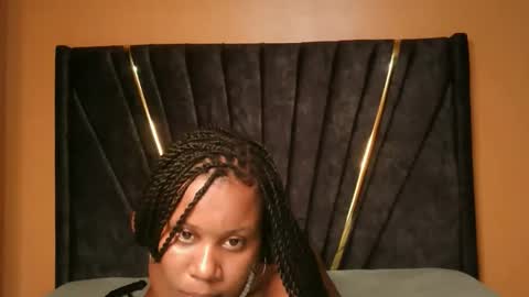 Snapshot of crystal_lisa chatting on October 2025 08:19:01 PM lisa online show from October 2025 08:19:01 PM