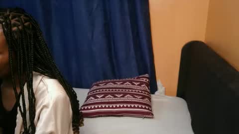 Snapshot of crystal_lisa chatting on November 2025 07:52:02 PM lisa online show from November 2025 07:52:02 PM