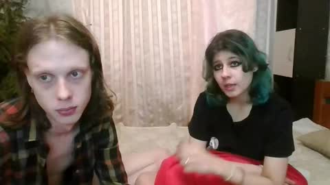 Snapshot of crystal_porn_love chatting on January 2025 09:39:01 AM Crystal and Marcl online show from January 2025 09:39:01 AM
