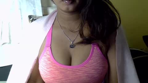 Snapshot of crystalbellax chatting on July 2026 06:28:01 AM crystalbellax online show from July 2026 06:28:01 AM
