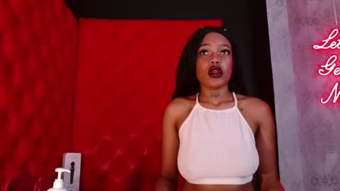 Snapshot of crystalbrooke3x chatting on November 2025 10:48:02 PM Crystal online show from November 2025 10:48:02 PM