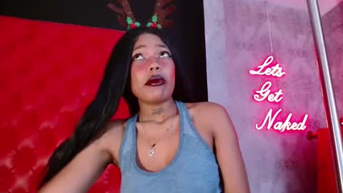 Snapshot of crystalbrooke3x chatting on December 2025 08:39:02 PM Crystal online show from December 2025 08:39:02 PM