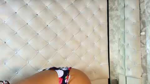 Crystal online show from April 2026 10:33:02 PM