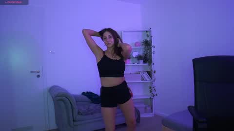 Crystalbrunette18 online show from April 2026 07:07:02 PM