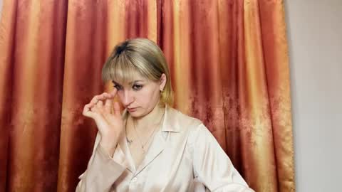 Snapshot of crystalfever_ chatting on May 2026 07:56:02 PM Mary online show from May 2026 07:56:02 PM